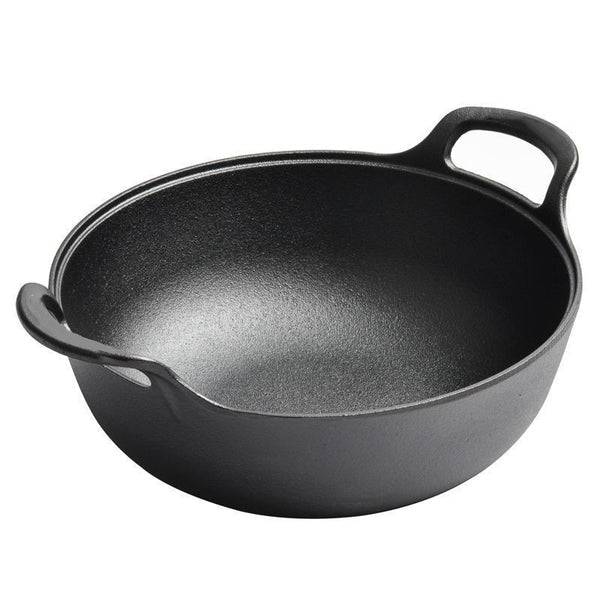 25 cm non-stick uncoated casserole pan with a sleek design and smooth surface for easy cooking and cleaning.
